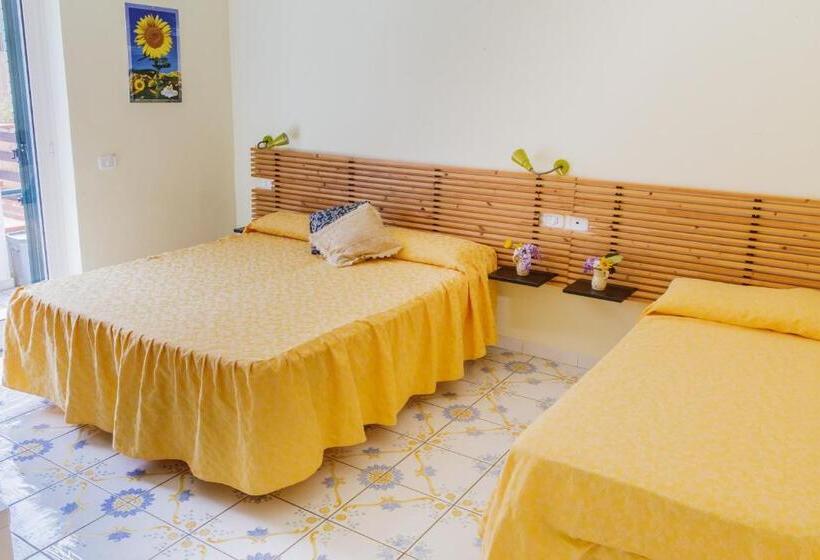 Трехместный Номер Deluxe, Villa Maredona