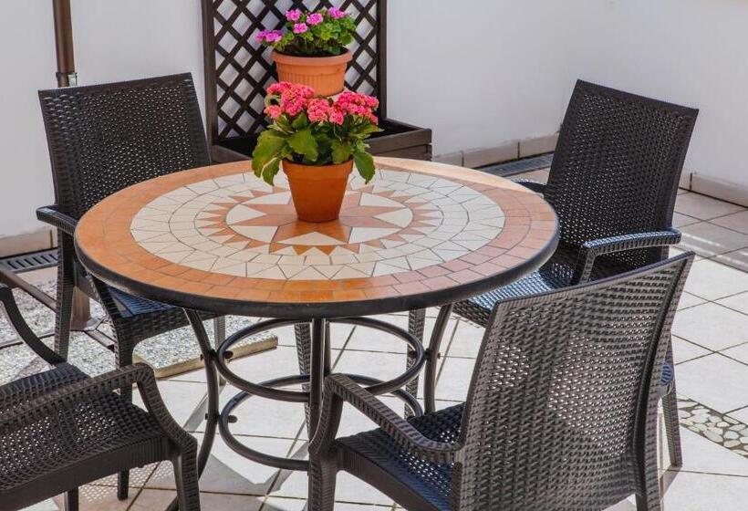 Трехместный Номер Deluxe, Villa Maredona