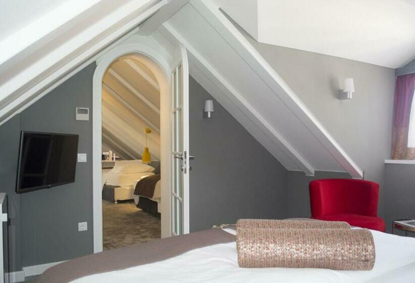 اتاق سوپریور با چشمانداز شهر, Xii Century Heritage