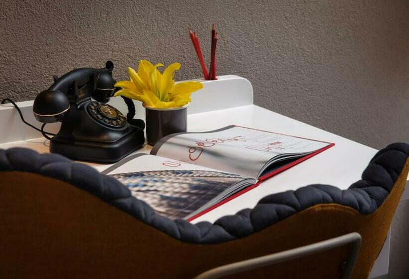 اتاق سوپریور با چشمانداز شهر, Xii Century Heritage