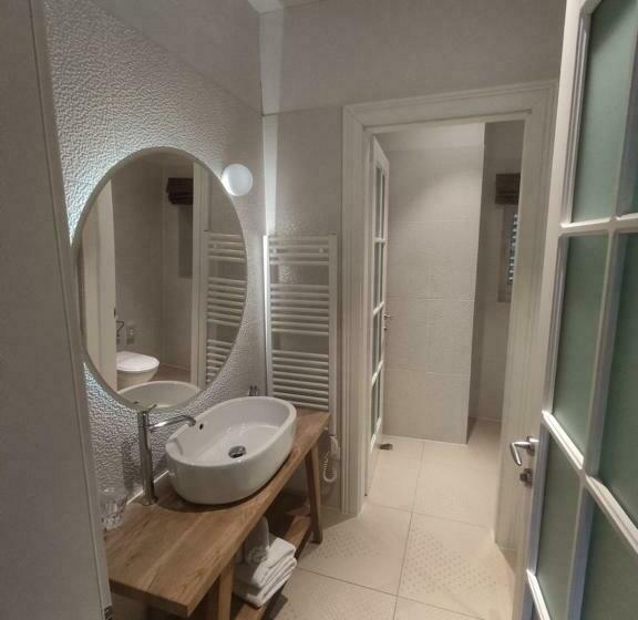 اتاق استاندارد, Xii Century Heritage