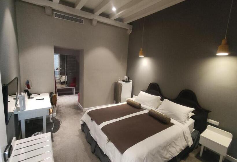 اتاق استاندارد, Xii Century Heritage