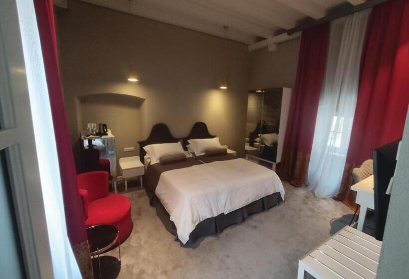 اتاق سوپریور با چشمانداز شهر, Xii Century Heritage