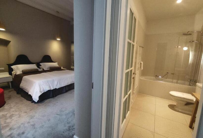 اتاق سوپریور با چشمانداز شهر, Xii Century Heritage