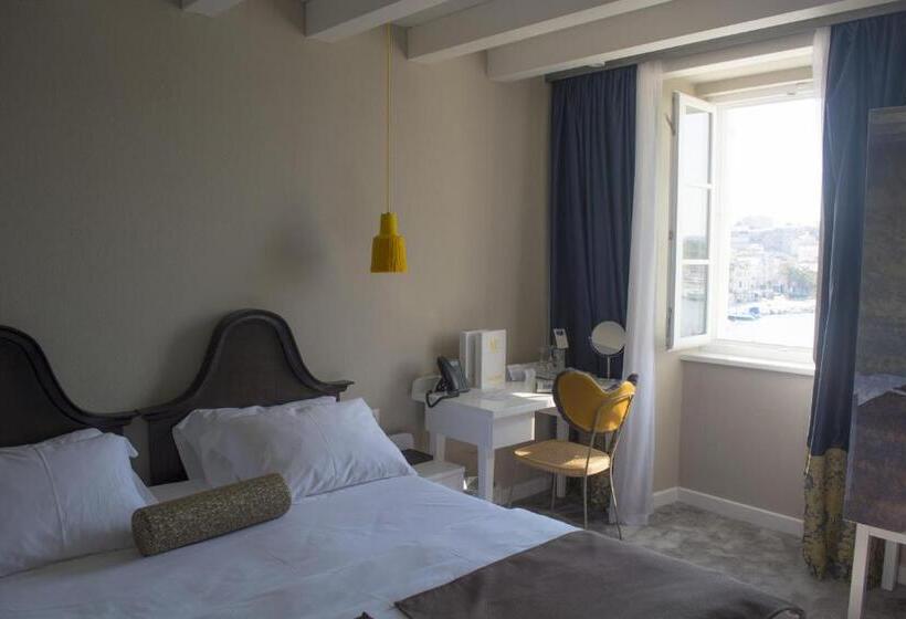 اتاق سوپریور, Xii Century Heritage