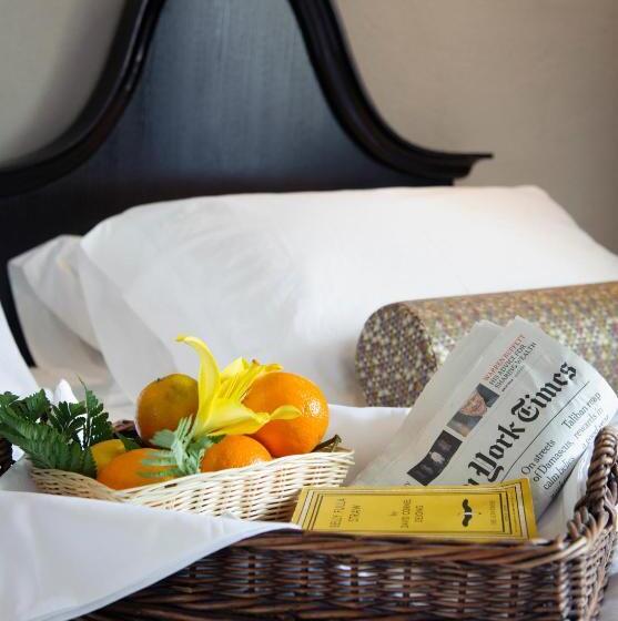 اتاق لوکس با چشمانداز دریا, Xii Century Heritage