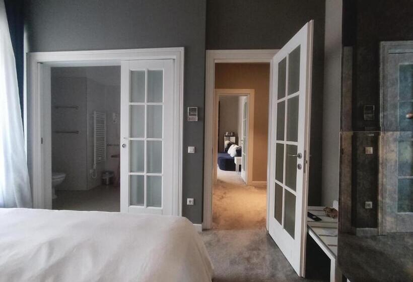 سوییت جونیور با چشمانداز دریا, Xii Century Heritage