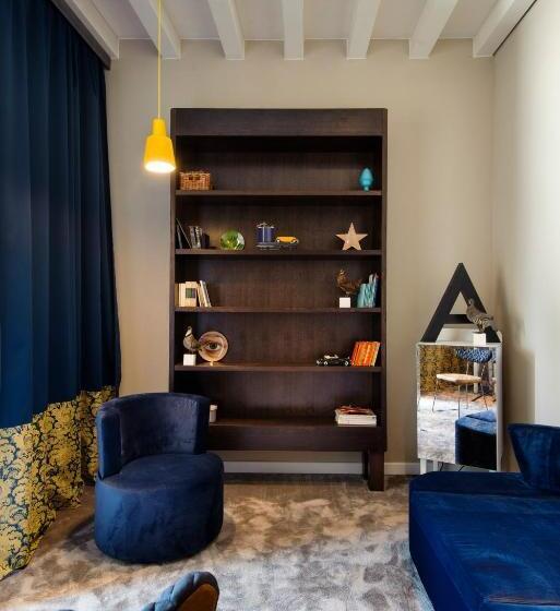 سوییت جونیور با چشمانداز دریا, Xii Century Heritage