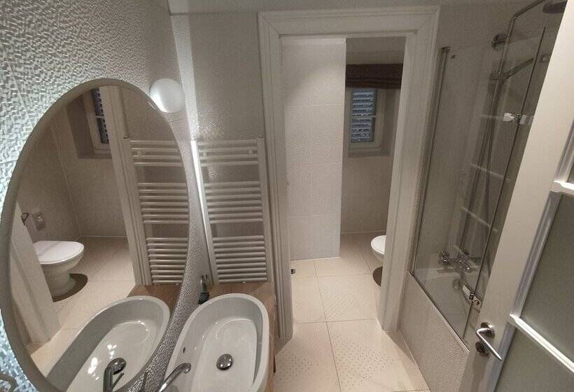 اتاق استاندارد, Xii Century Heritage