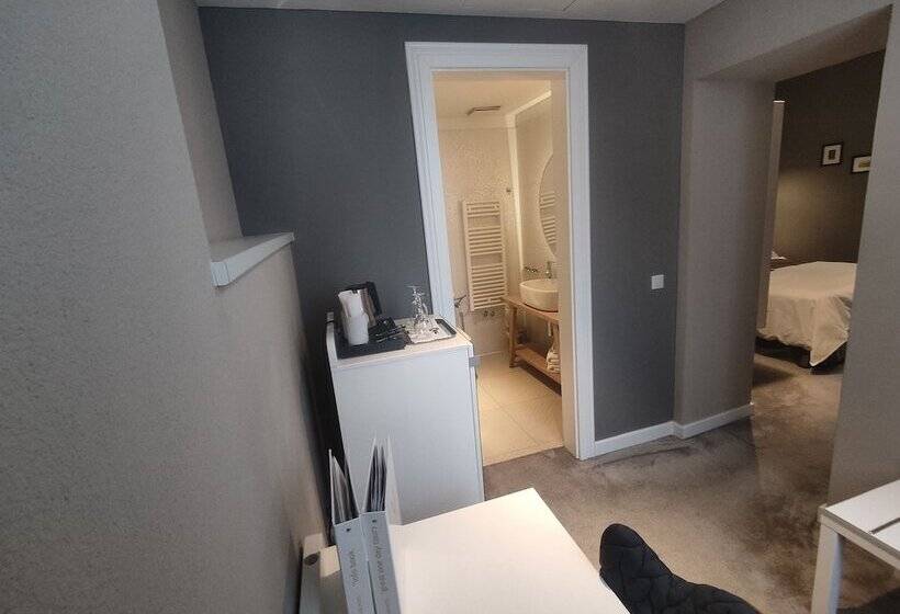 اتاق استاندارد, Xii Century Heritage