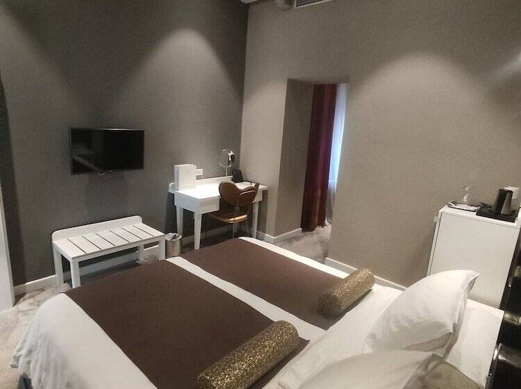 اتاق استاندارد, Xii Century Heritage