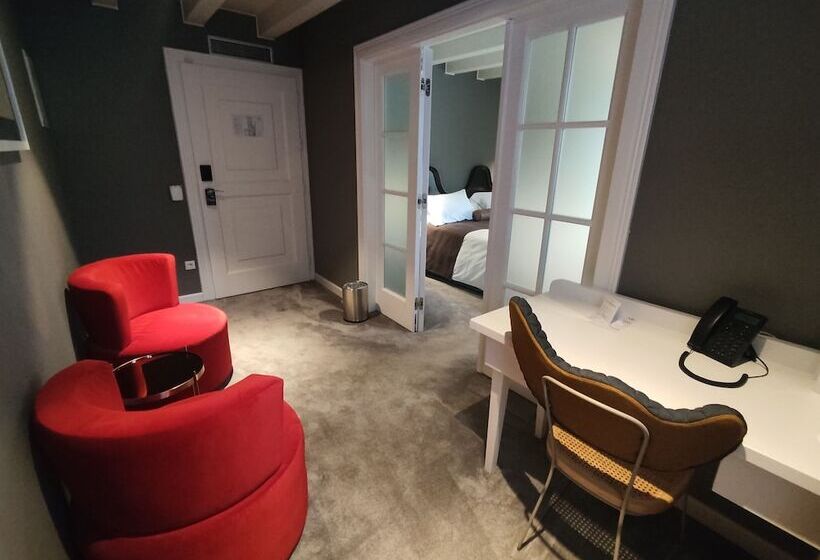 اتاق سوپریور, Xii Century Heritage