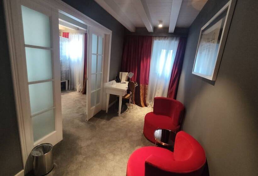 اتاق سوپریور, Xii Century Heritage