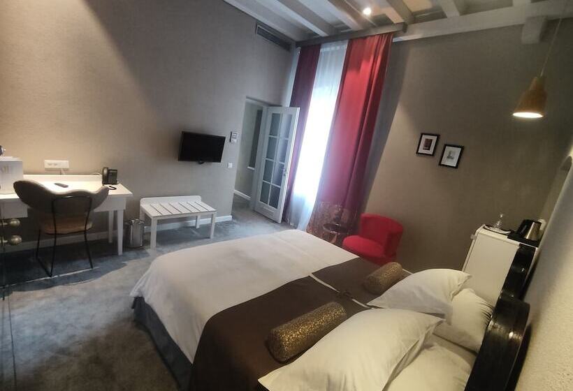 اتاق سوپریور با چشمانداز شهر, Xii Century Heritage