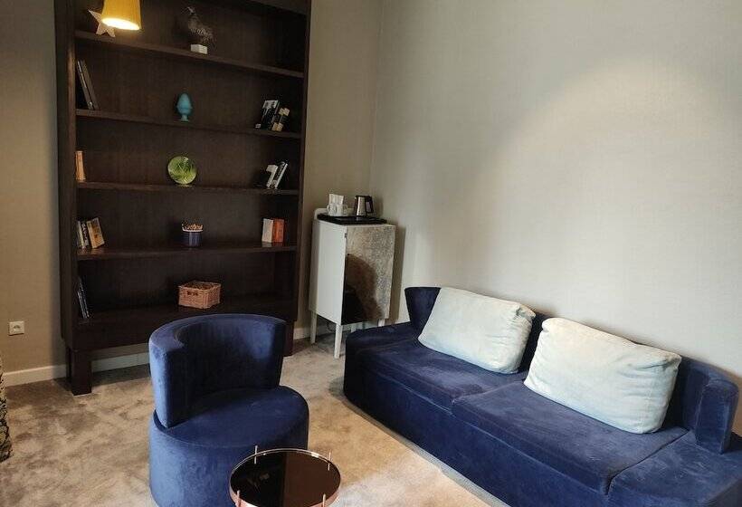 سوییت جونیور با چشمانداز دریا, Xii Century Heritage