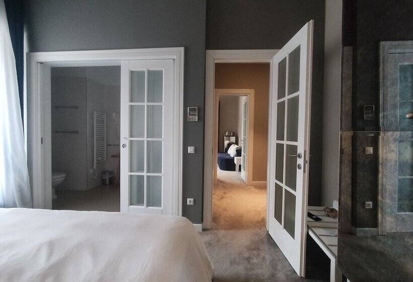 سوییت جونیور با چشمانداز دریا, Xii Century Heritage