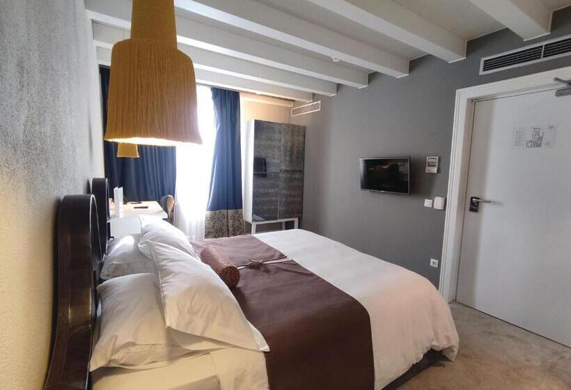 اتاق سوپریور, Xii Century Heritage