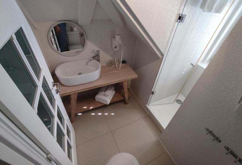 اتاق سوپریور, Xii Century Heritage