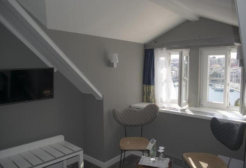 اتاق سوپریور, Xii Century Heritage