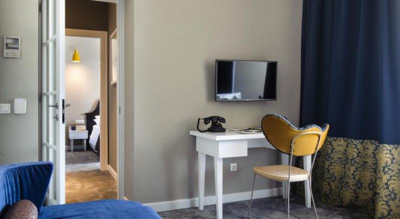 سوییت جونیور با چشمانداز دریا, Xii Century Heritage