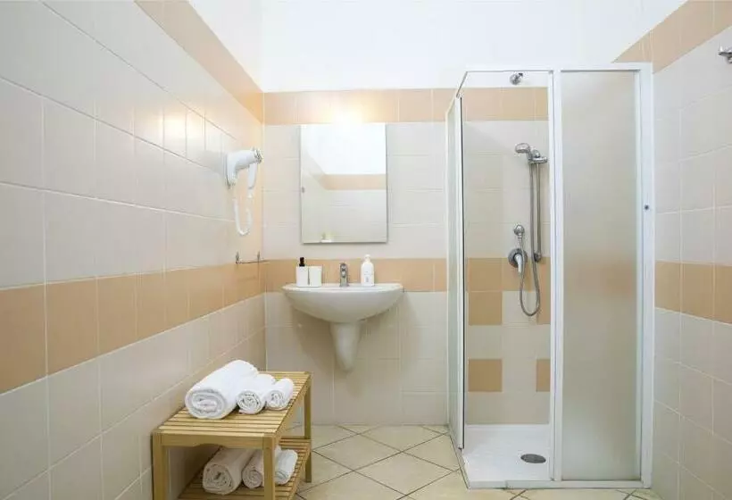 コンフォートルーム, Muma Hostel