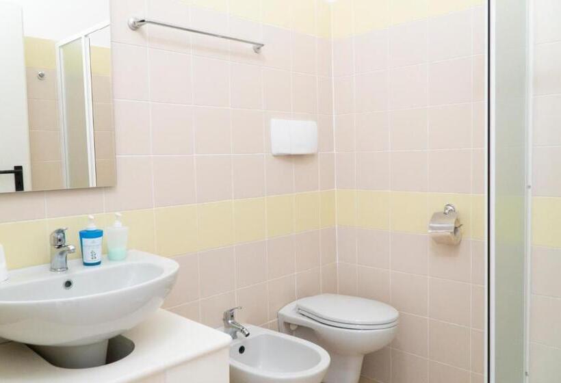 Номер Стандарт Трехместный, Muma Hostel