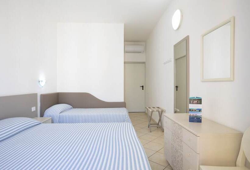 Номер Стандарт Трехместный, Muma Hostel