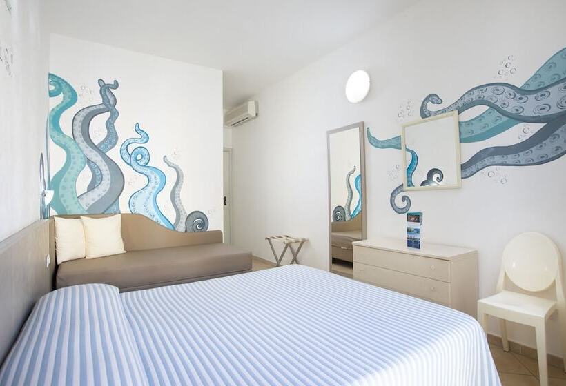اتاق استاندارد سه نفره, Muma Hostel