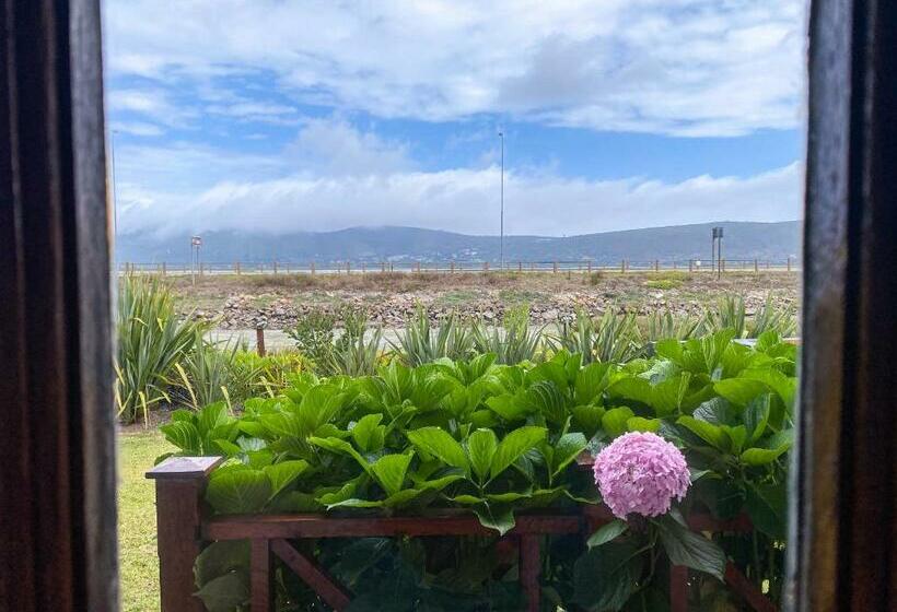 ガーデンビュースタンダードルーム, On The Estuary