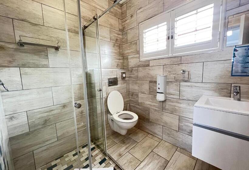 ガーデンビュースタンダードルーム, On The Estuary