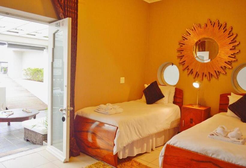 スイート(家族用), On The Estuary