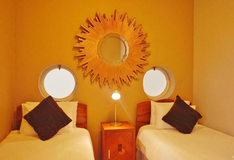 Family Suite, On The Estuary