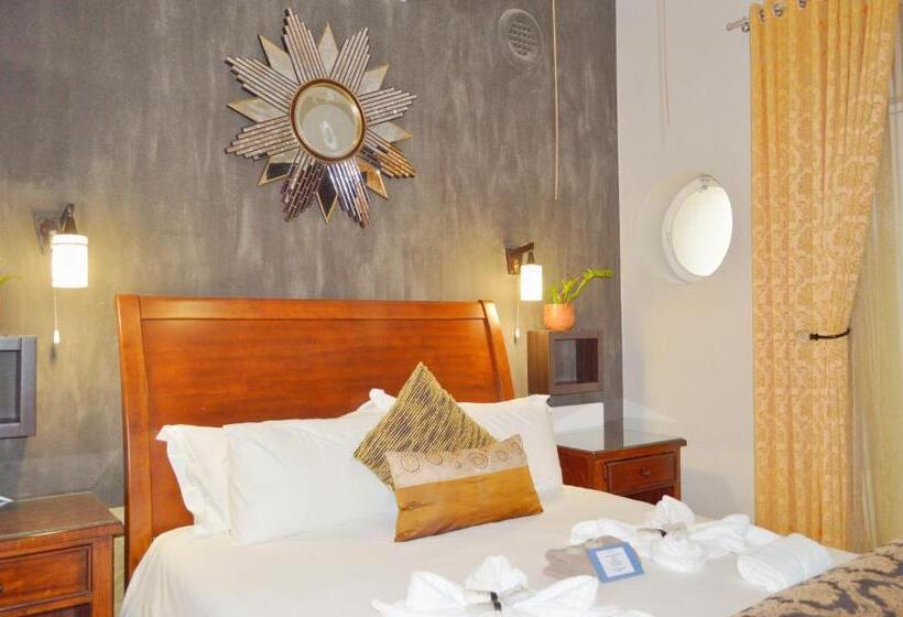 スイート(家族用), On The Estuary