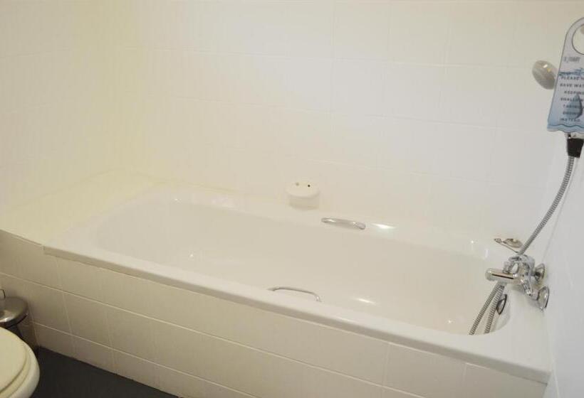 レイクビューデラックスルーム, On The Estuary