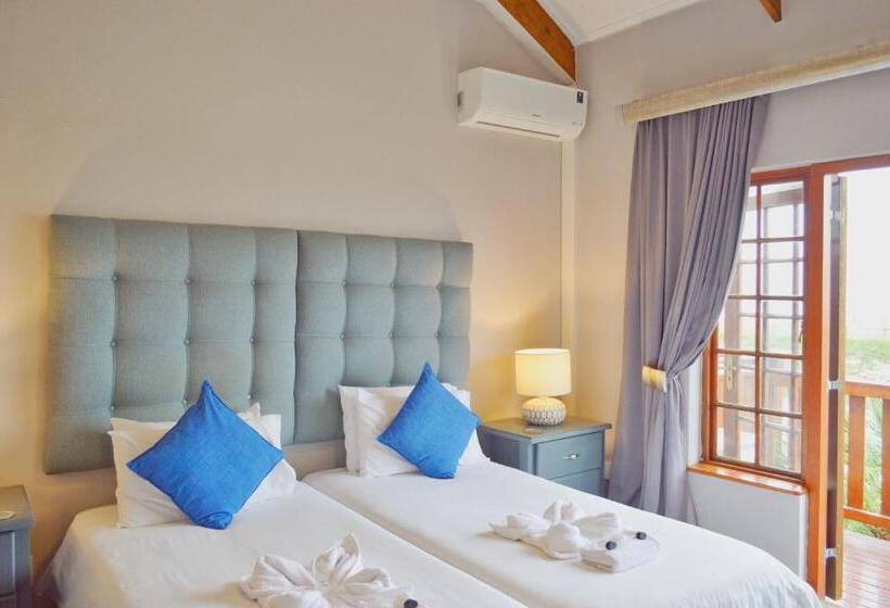 レイクビューデラックスルーム, On The Estuary