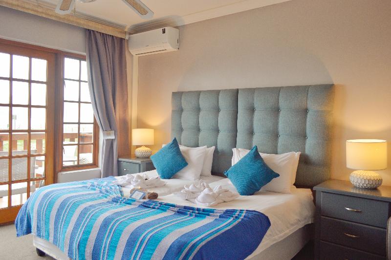 スタンダードルーム, On The Estuary