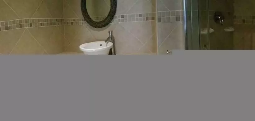 اتاق استاندارد سه نفره, Turtle Bay Lodge