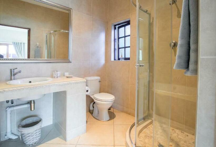 Семейный Номер, Turtle Bay Lodge
