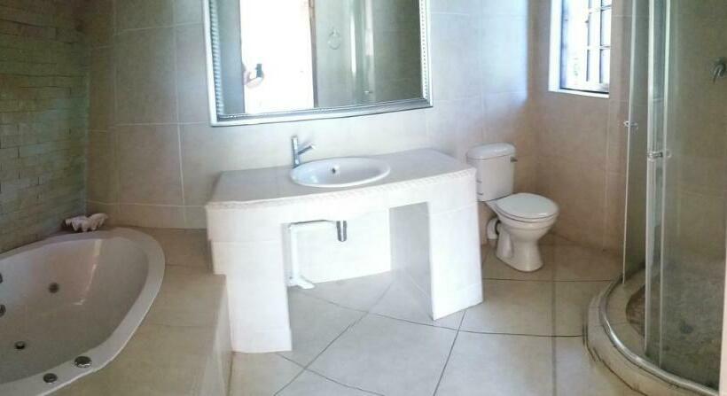 家庭间, Turtle Bay Lodge