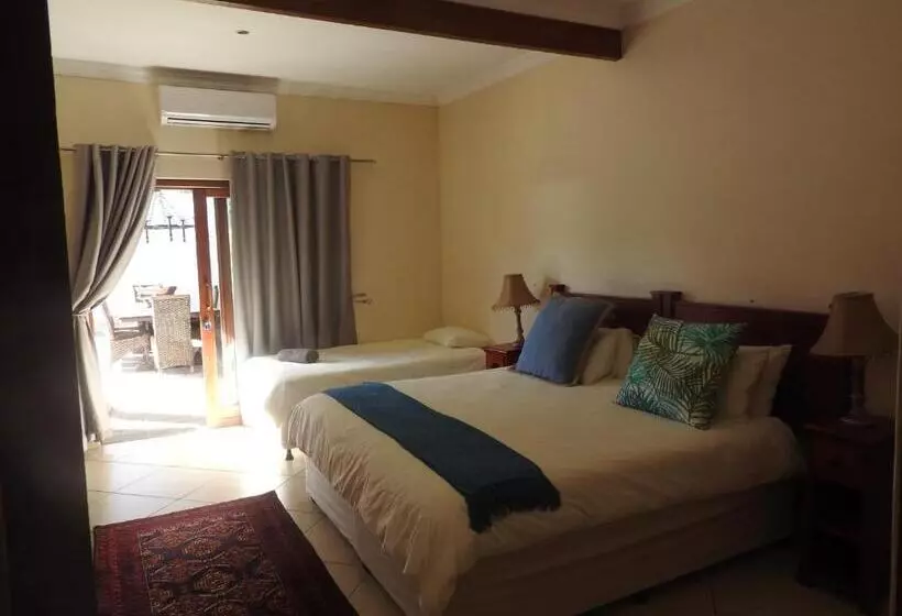 اتاق استاندارد سه نفره, Turtle Bay Lodge
