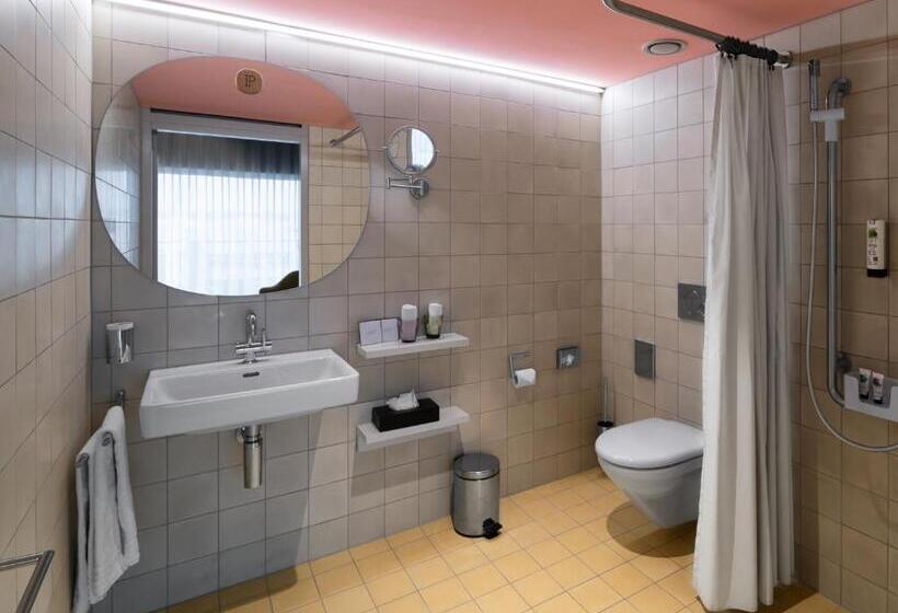 جناح جونيور, Placid Hotel Design & Lifestyle Zurich