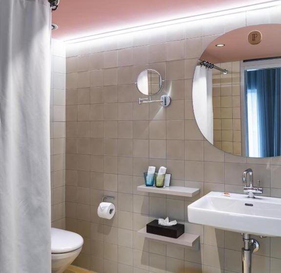 سوییت جونیور, Placid Hotel Design & Lifestyle Zurich