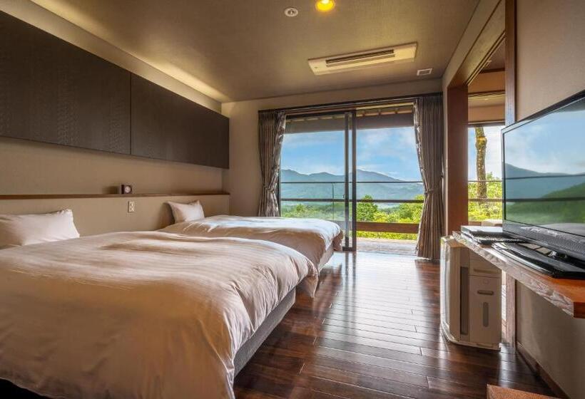 סוויטה נוף להרים, Kusayane No Yado Ryunohige