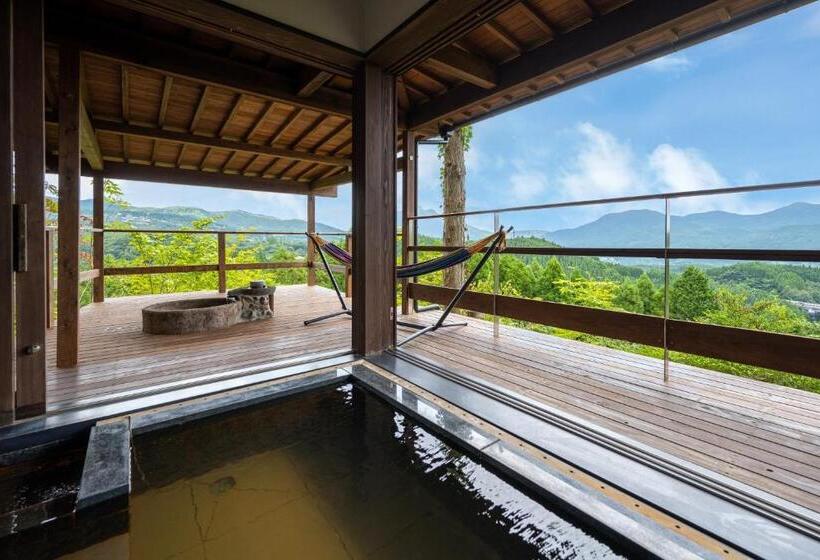 סוויטה נוף להרים, Kusayane No Yado Ryunohige