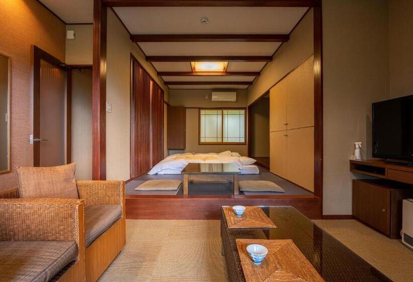 חדר סטנדרט נוף להרים, Kusayane No Yado Ryunohige