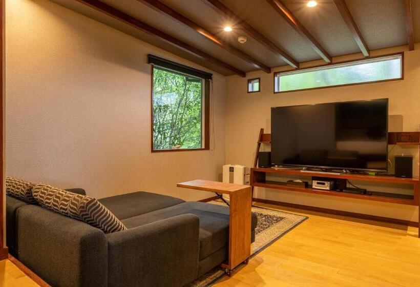 סוויטה אקזקיוטיב, Kusayane No Yado Ryunohige