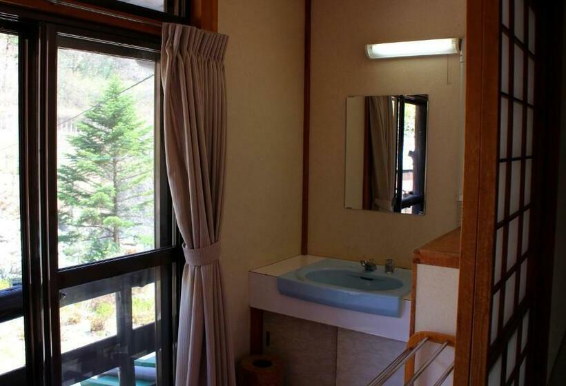 带共用浴室的标准房间, Shinzanso