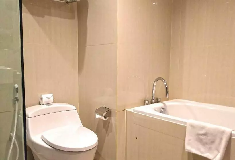 デラックスルーム, Swiss Belhotel Makassar