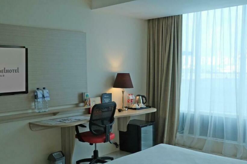 디럭스 룸, Swiss Belhotel Makassar