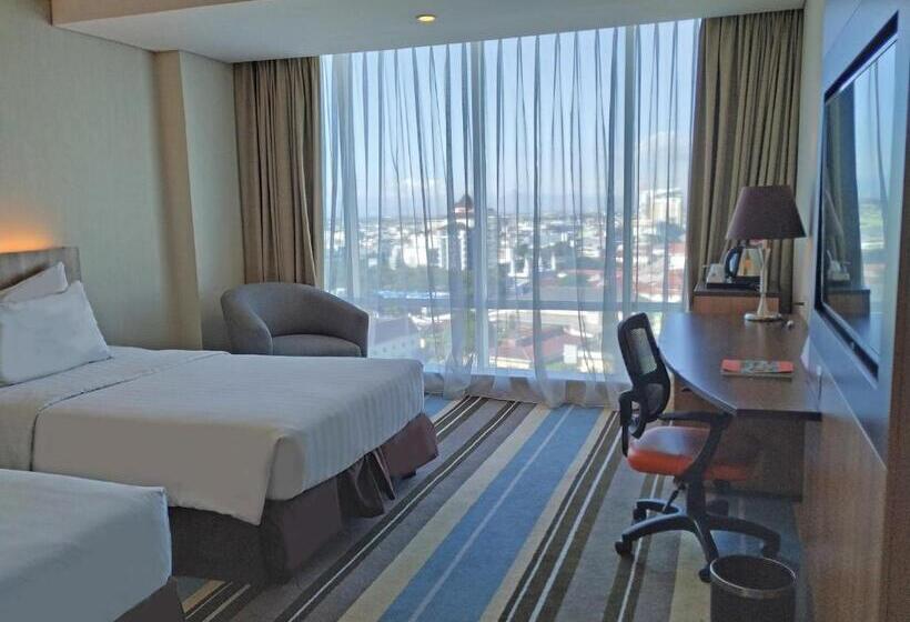 琮城市景观的豪华间, Swiss Belhotel Makassar